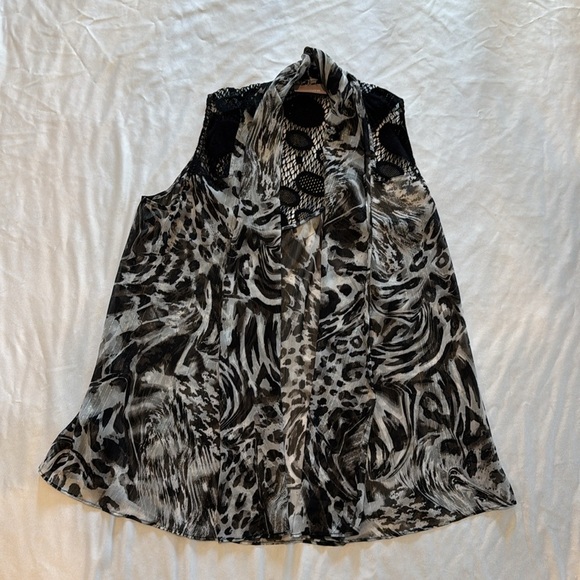 Chico's Black and White Lace Detail Vest Kimono Size 2 - Picture 5 of 7